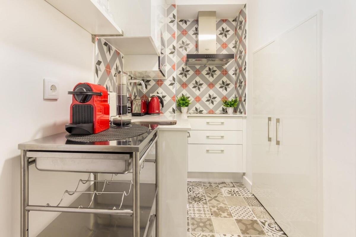 Historical Compact Flat Apartment Lissabon