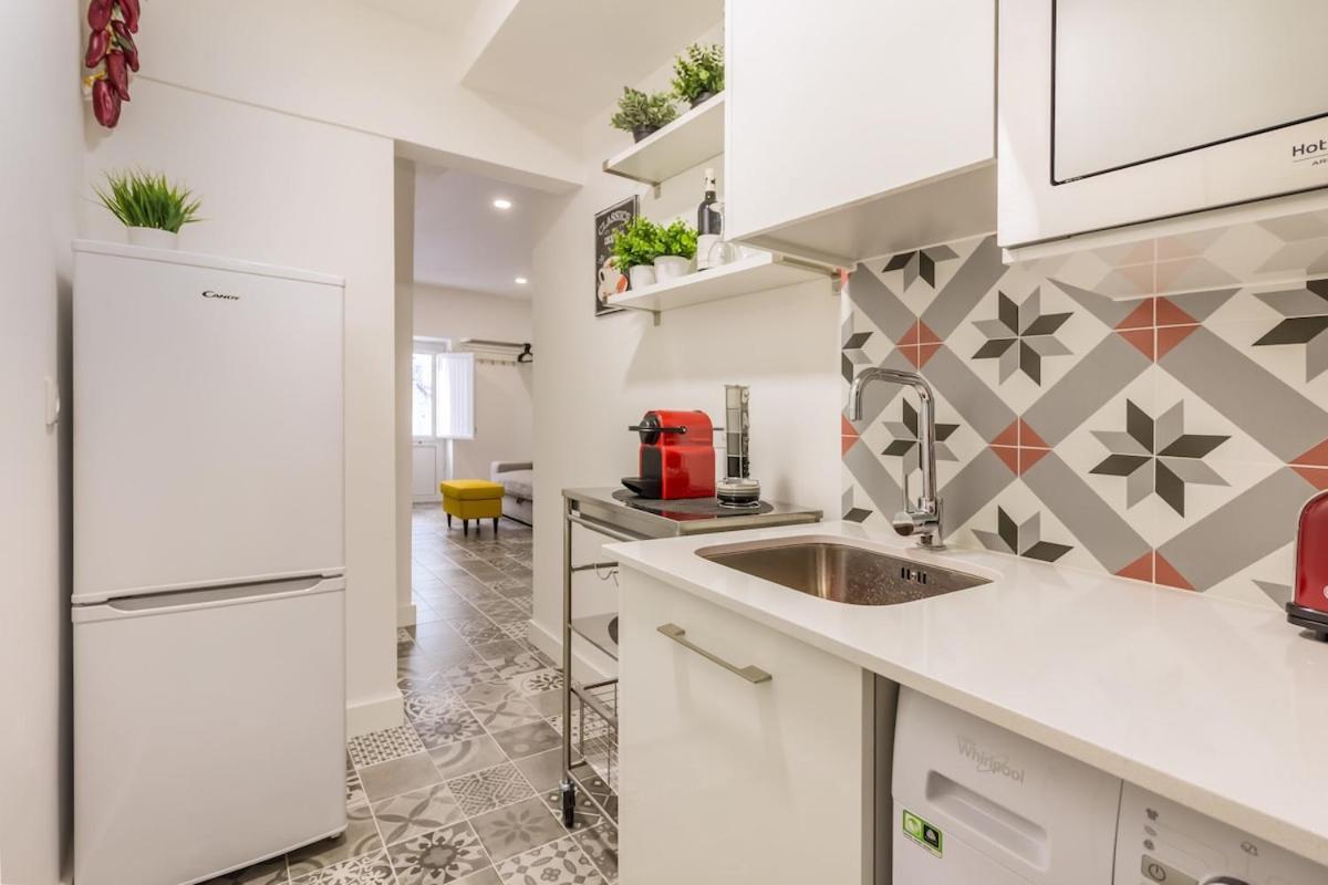 Historical Compact Flat *