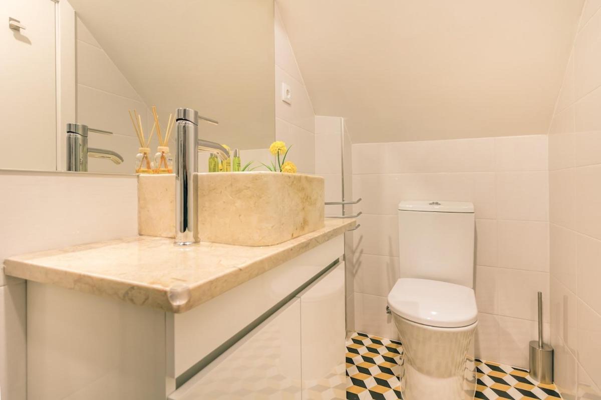 Historical Compact Flat *