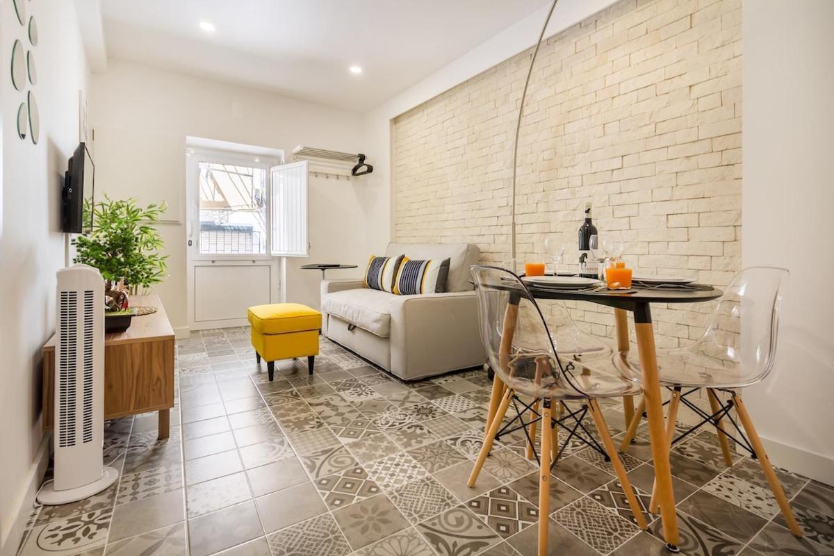 Historical Compact Flat Lissabon